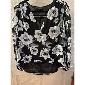 White House Black Market Black & White Floral Wrap Blouse With Sheer Sleeves Siz